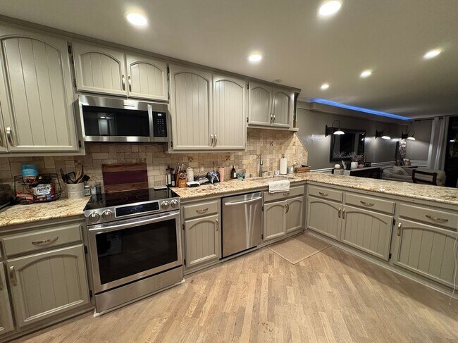Building Photo - 16548 Harbour Ln