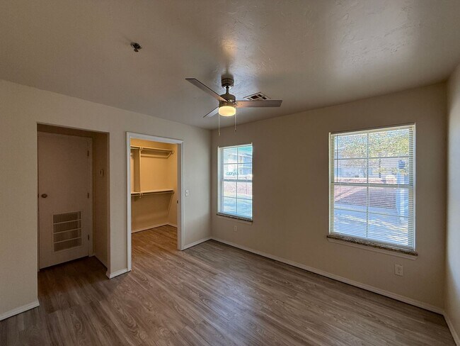 Foto del edificio - 2442 NW 39th St