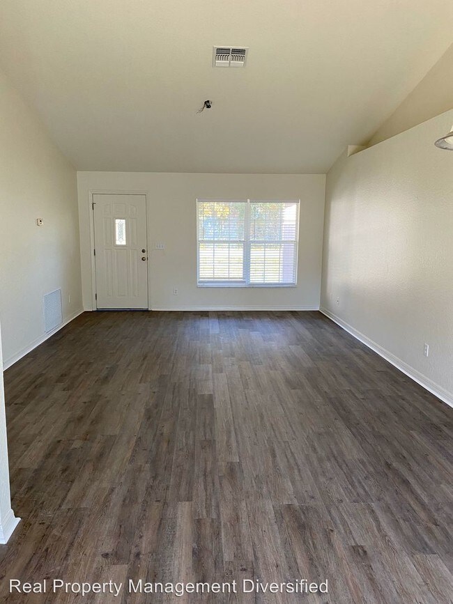 Building Photo - 3 br, 2 bath House - 103 Pecan Run