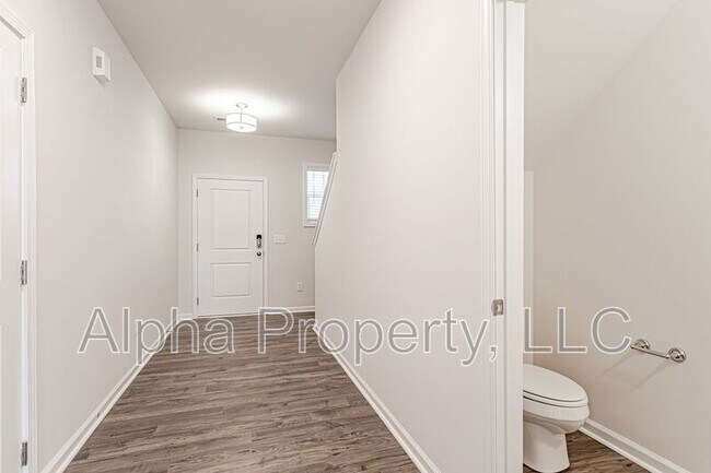 Building Photo - 15 Apricot Ln