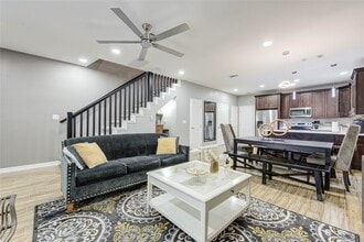 Building Photo - 3433 Lydia St