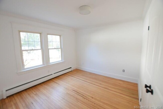 Building Photo - 82 Saugatuck Ave