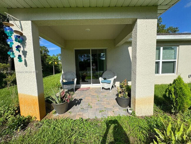 Foto del edificio - 3033 N Lakewood Rd