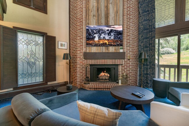 Foto del edificio - 70 Gallun Ln