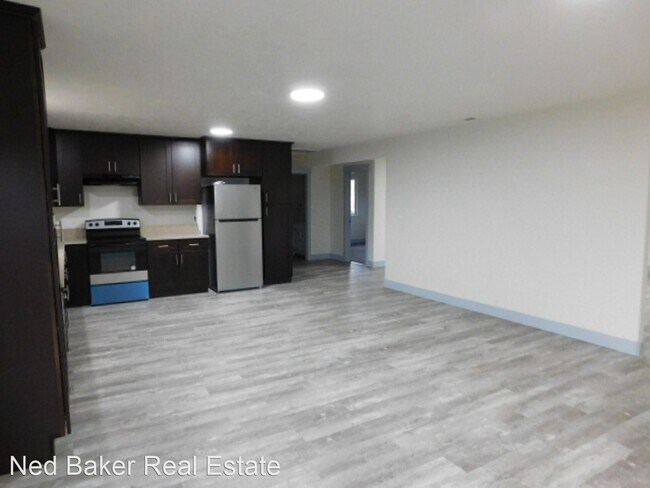 Building Photo - 3 br, 2 bath House - 5661 Bear Lane SE