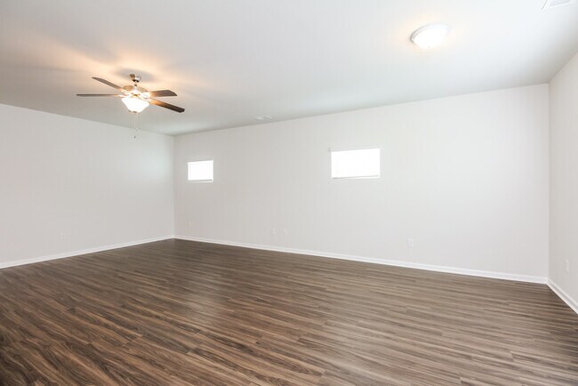 Building Photo - 212 Dorian Lp