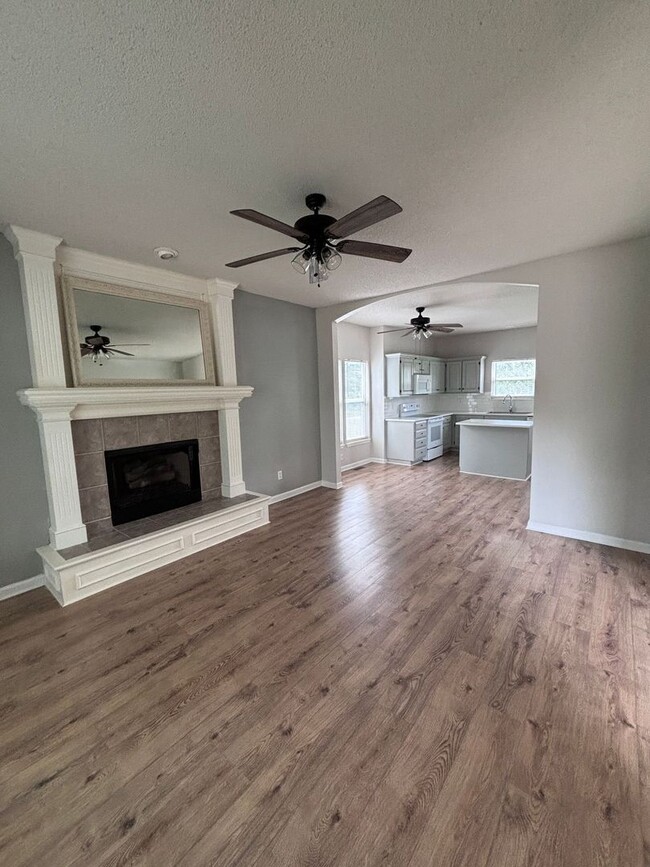 Building Photo - 3-Bedroom, 3.5-Bathroom home in Shawnee