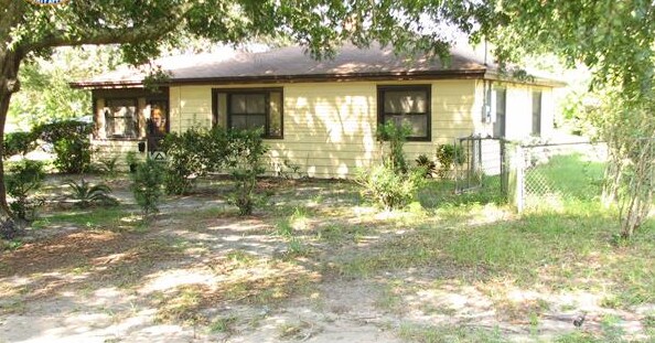 Foto principal - Available June 30! 2BR/1BA beautiful house...