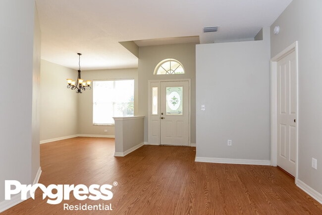 Building Photo - 14901 Rocky Ledge Dr