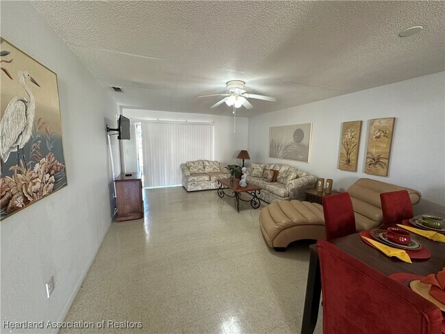 Foto del edificio - 4715 Leucadendra Dr