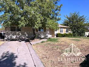 Building Photo - 1320 Shadowglen Rd