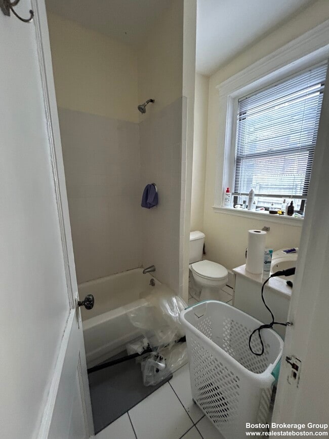 Building Photo - 39 Hemenway St