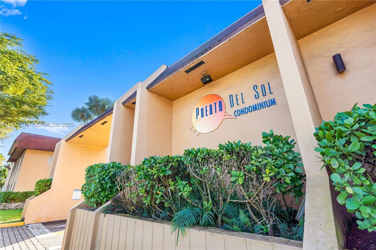 Primary Photo - 9972 SW 88th St