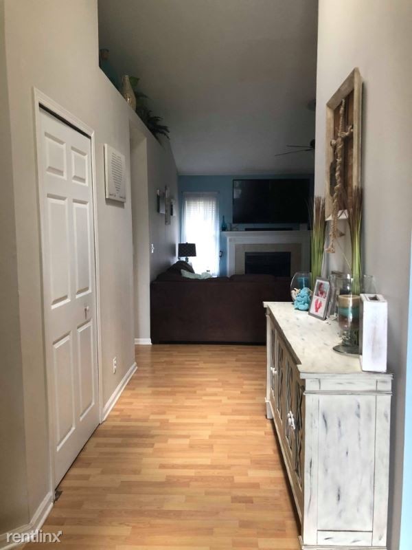 Building Photo - 3 br, 2 bath House - 449 Naugatuck Dr