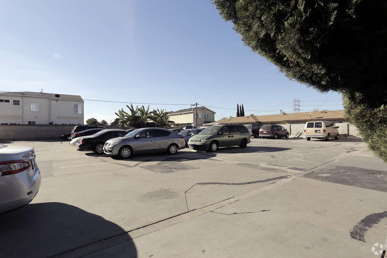 Parking Area - 8808 Artesia