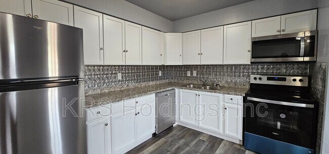 Foto del edificio - 1230 E Balview Ave