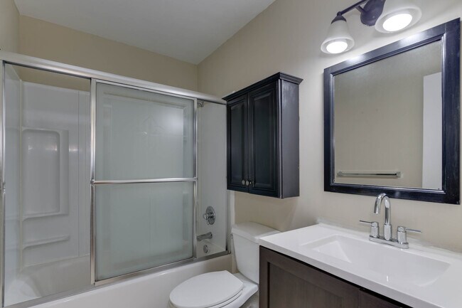 Foto del edificio - 1701 Meredith Rd