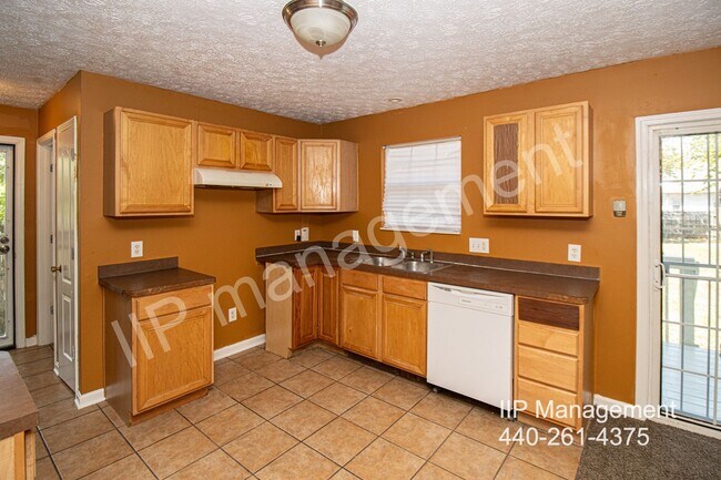 Building Photo - Lovely 3-Bedroom Rental in Cleveland's His...