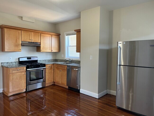 Building Photo - 179 Belmont St