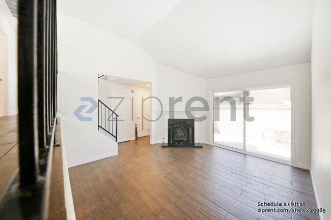 Foto del edificio - 14401 Plummer St