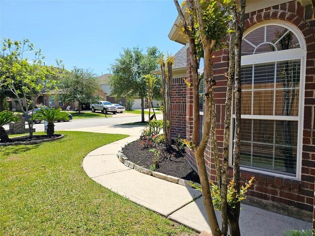 Foto del edificio - 5003 Colony Hurst Trail
