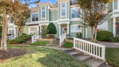 Building Photo - 17450 Tuscany Ln