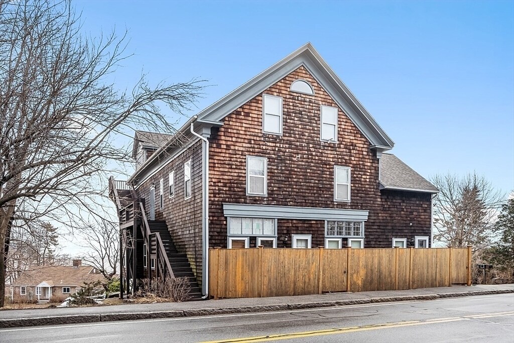 105 Granite St Unit 1, Rockport, MA 01966 Condo for Rent in Rockport