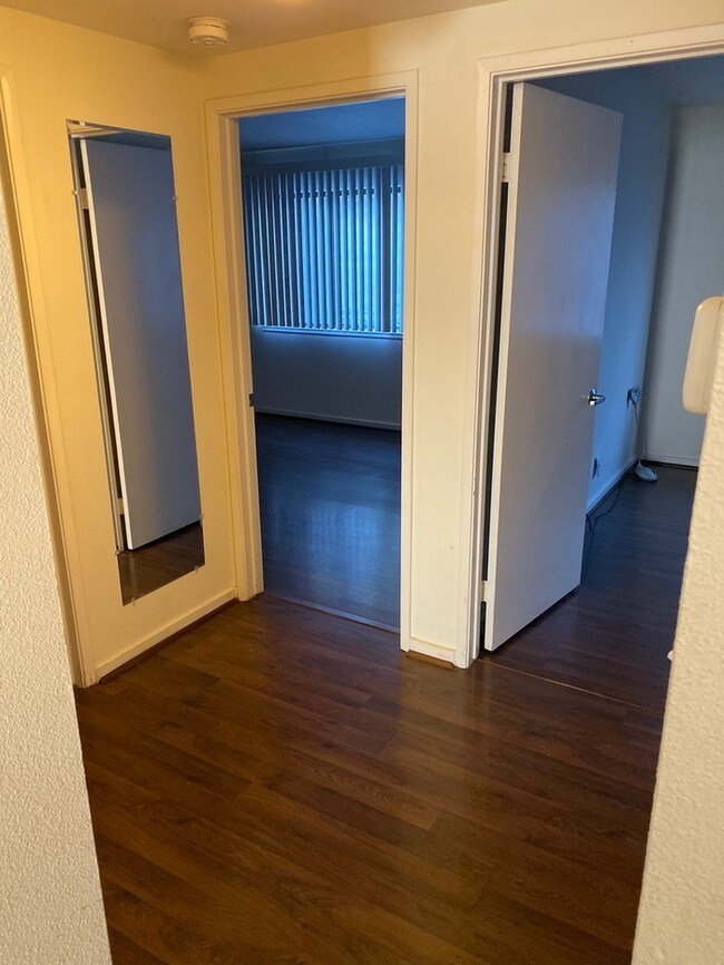 Foto del edificio - 2 bedroom 1 bath unit on the first floor