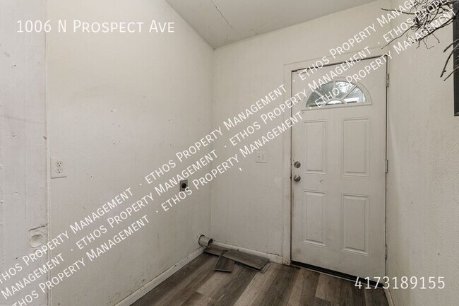 Foto del edificio - 1006 N Prospect Ave