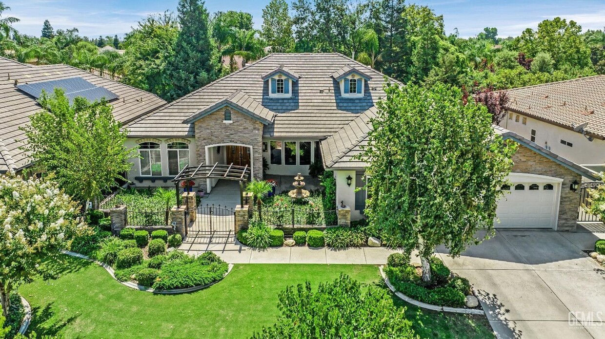 Primary Photo - Beautiful Home for Lease in Brighton Estates