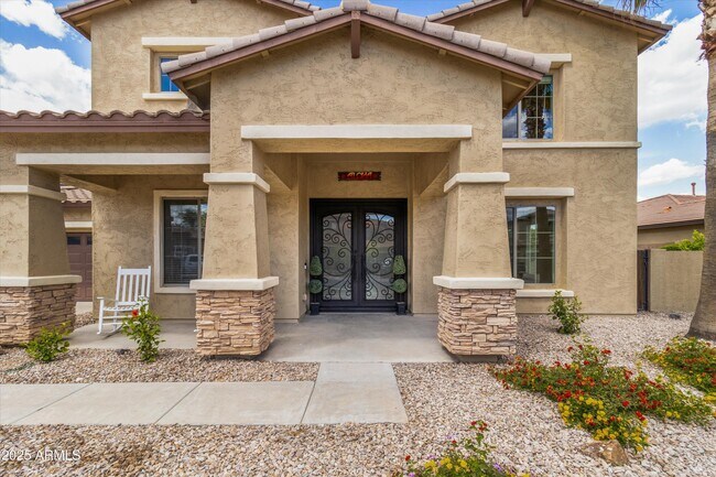 Foto del edificio - 18330 W Woodrow Ln