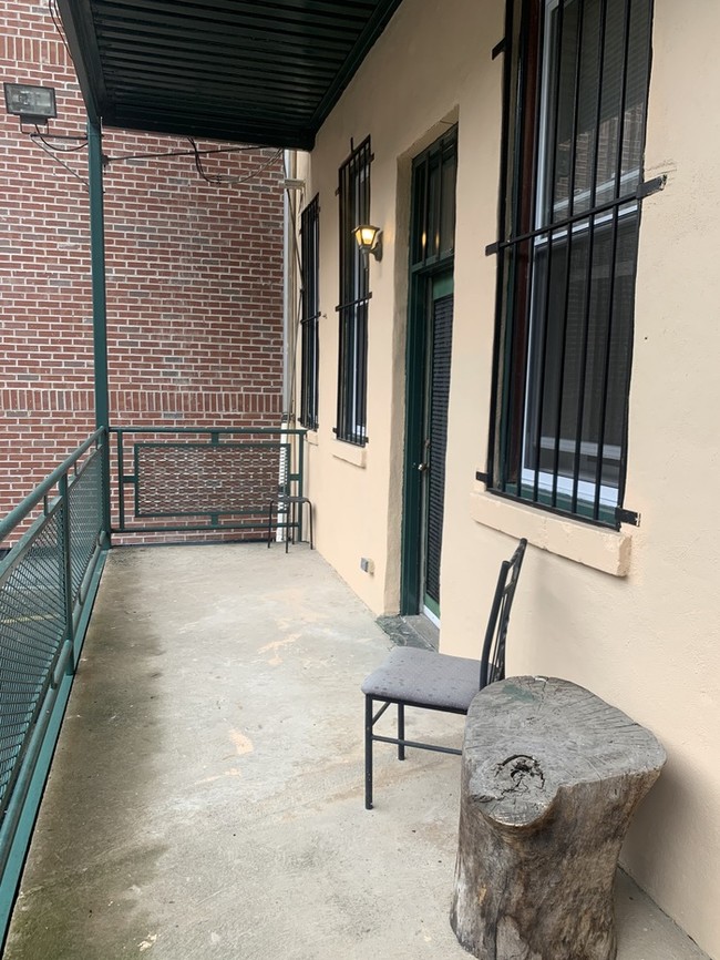 Foto del edificio - Spacious One Bedroom Apt. In Paulus Hook