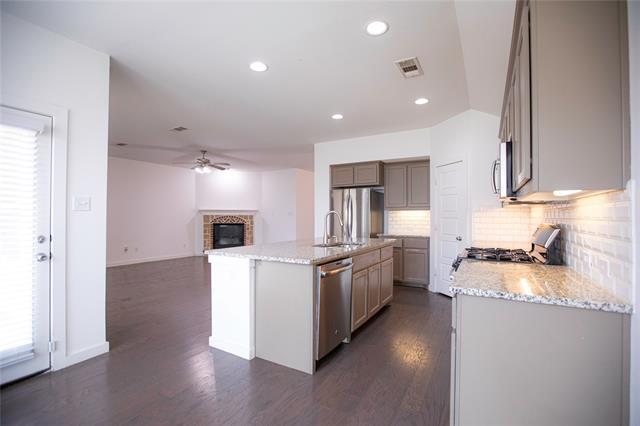Foto del edificio - 404 Barnstorm Dr