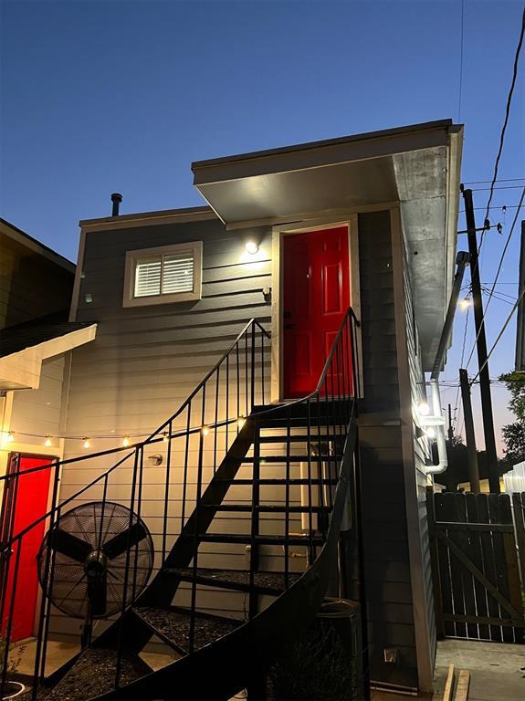 Primary Photo - 5201 Lindsay St