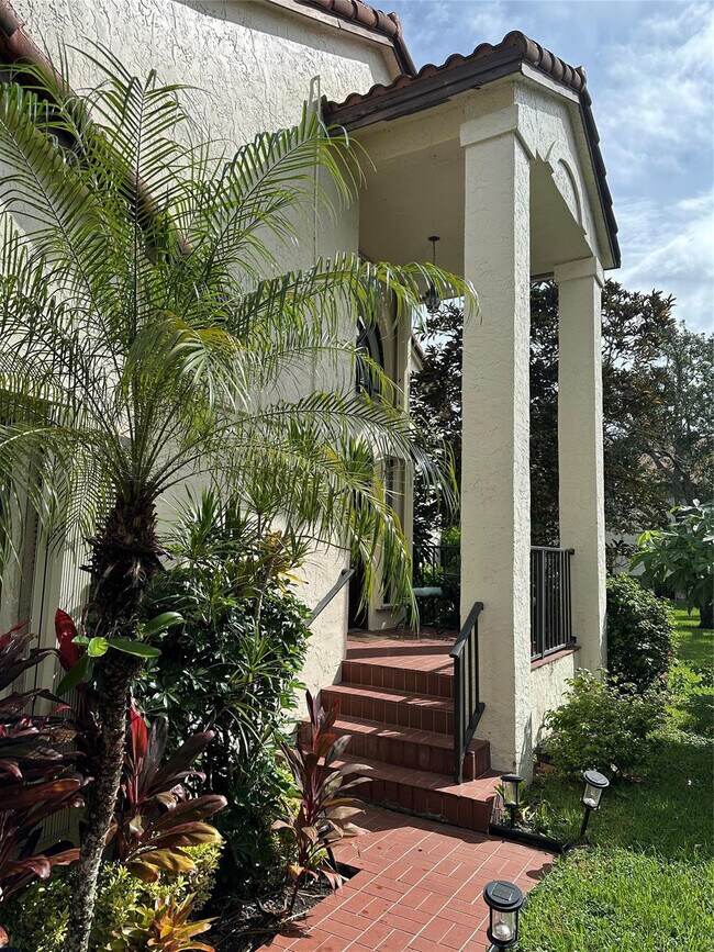 Foto del edificio - 3024 Lucerne Park Dr