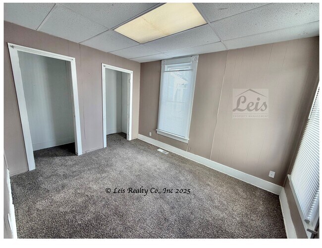 Building Photo - 705 S Wayne St