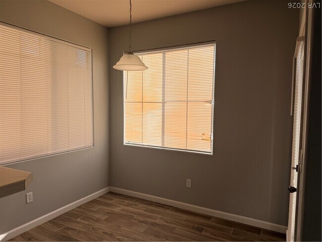 Foto del edificio - 9050 W Warm Springs Rd