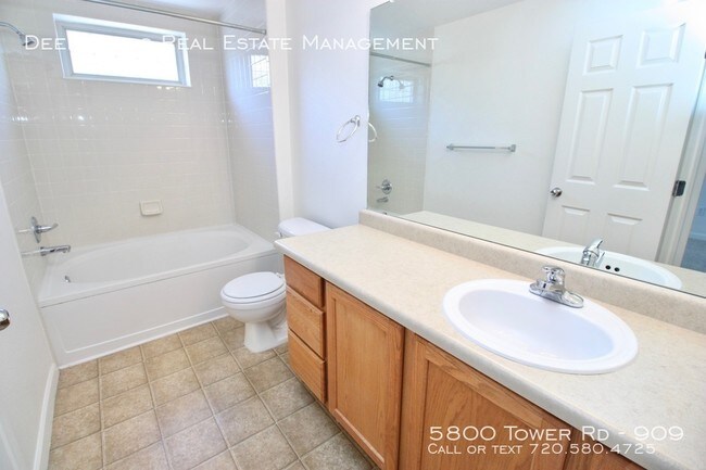 Foto del edificio - 5800 Tower Rd