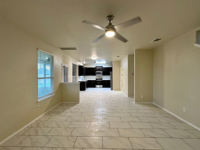 Building Photo - Viewable Now!