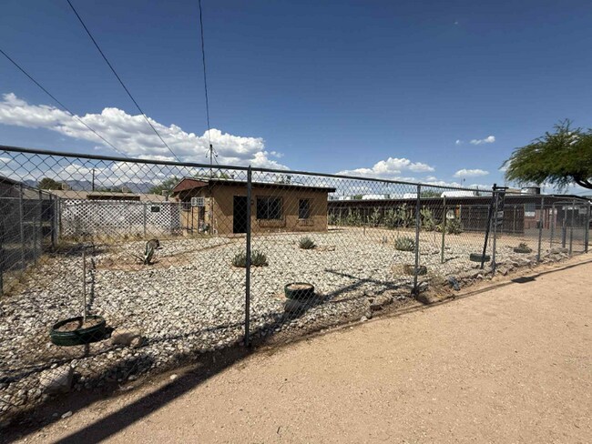 Foto del edificio - 5709 E 26th St