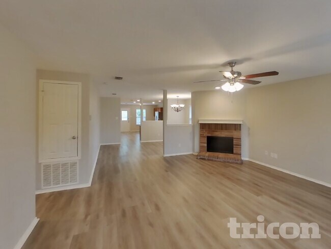 Foto del edificio - 1317 Gayle St