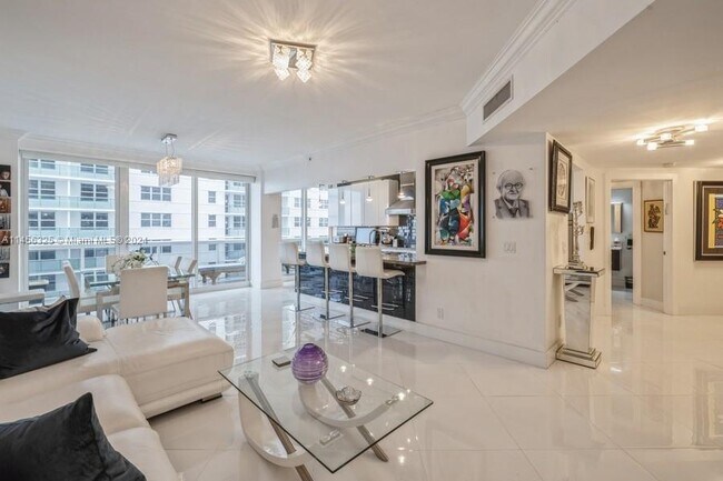 Building Photo - 9559 Collins Ave