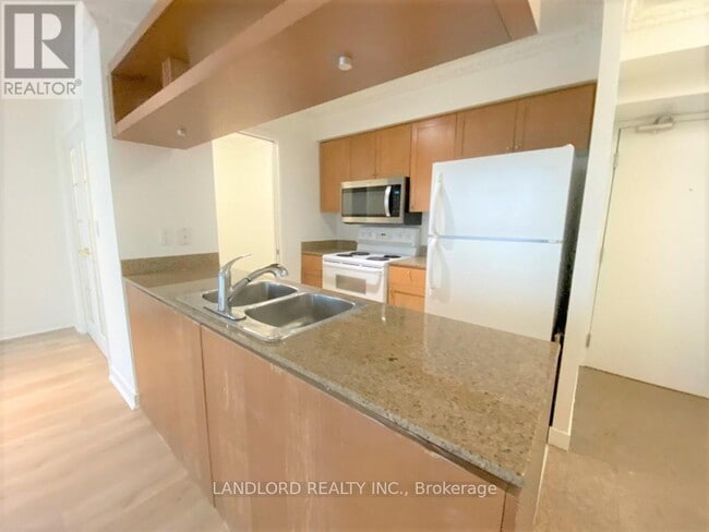 Building Photo - 81 Navy Wharf Ct