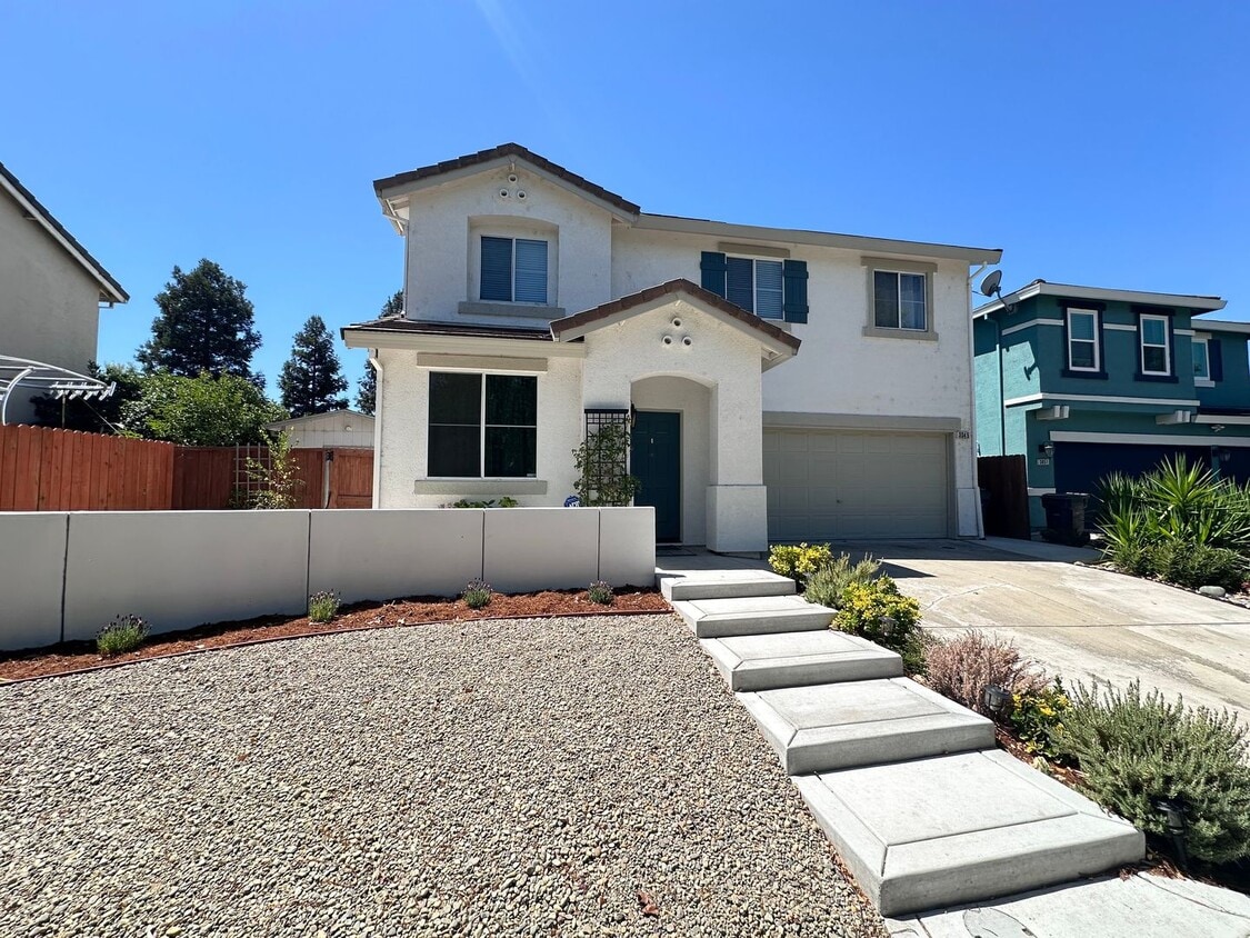 Rare Gem in Southport! - Rare Gem in Southport!