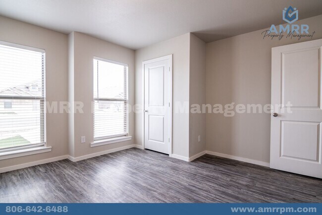 Building Photo - 2127 N Texas Ave