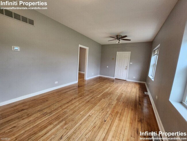 Foto del edificio - 2 br, 1 bath 4plex - 200 E Lincoln Hwy
