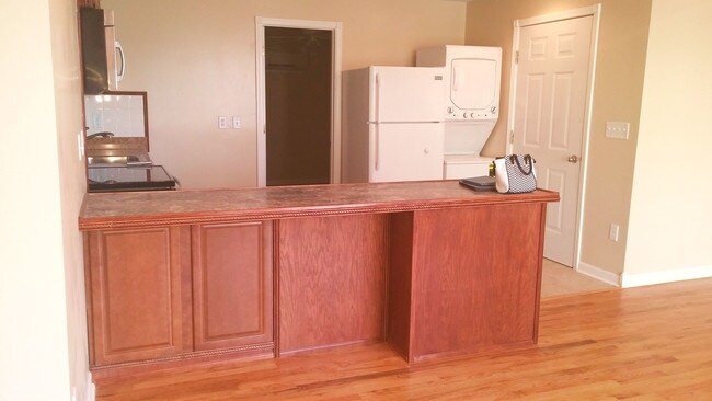 Kitchen/Living Room - 118 W Main St