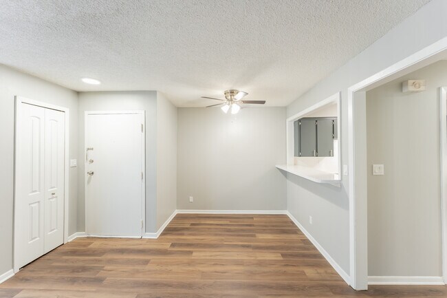 Foto del edificio - Wornall Place Apartments & Townhomes