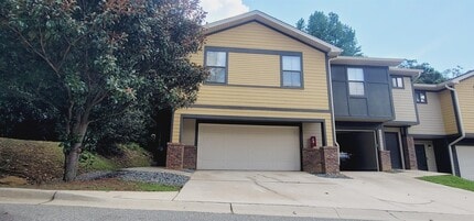 Building Photo - 2300 Timber Oak Ln