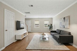 Building Photo - 215 Winding River Dr